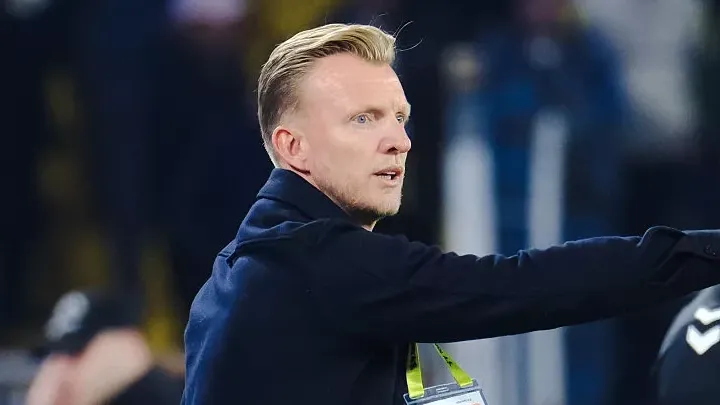 Interim coach Kuijt watches Fenerbahçe collapse, faces familiar Liverpool again on Wednesday