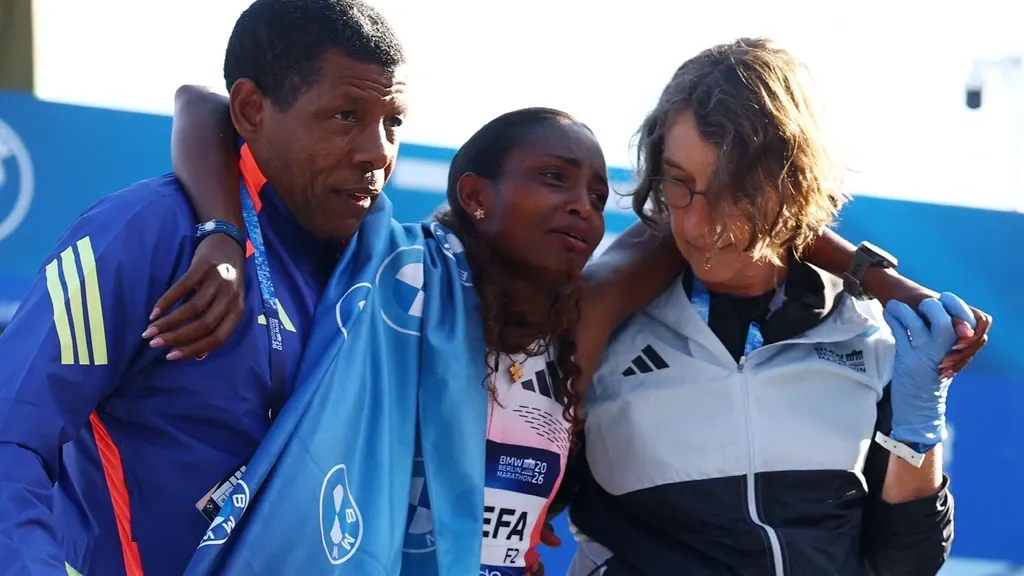 Assefa wins Berlin despite Achilles injury, fails to break tarnished world record