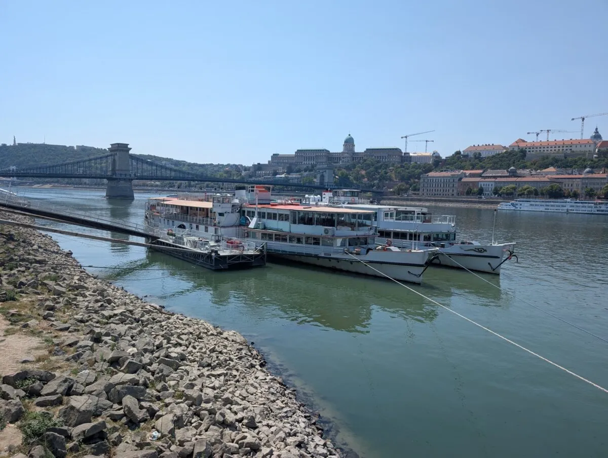 Other stranded ships near Buda Castle and the Chain Bridge