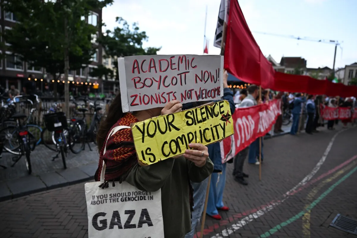 Carel Stolker: student debate boycott shows need for courageous university leadership