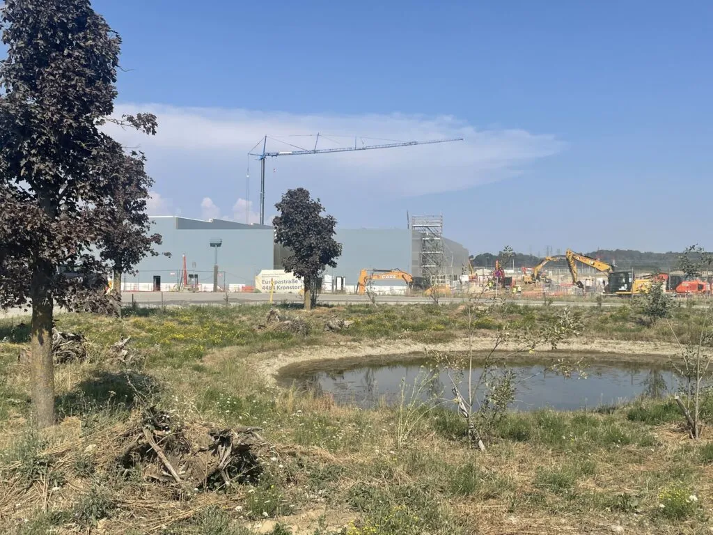 Étang surnommé « biotope Google »