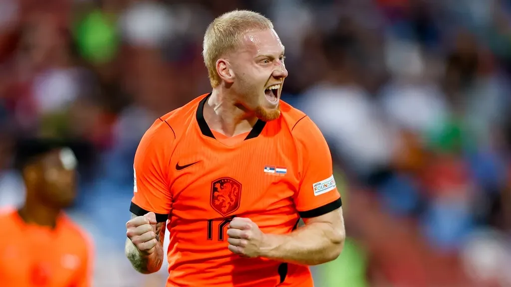 Meerdink steers Oranje to victory in Serbia with two goals — Xavi's first win